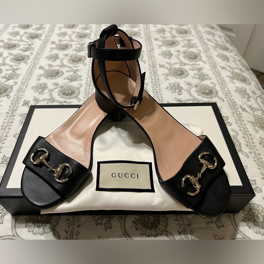 GUCCI HORSEBIT ANKLE STRAP BLACK SANDALS SIZE 36 EU / 6 US - $950.00